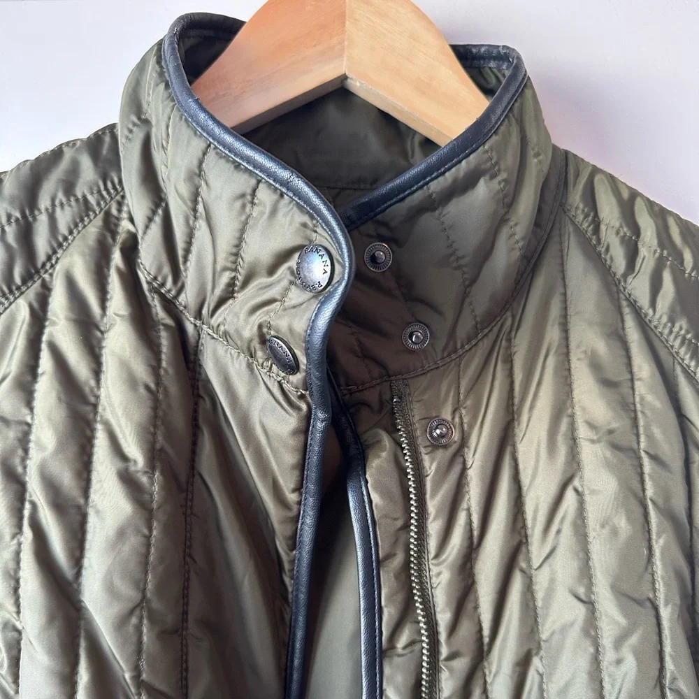 Banana Republic Olive Vest with Black Accents - Picture 3 of 8